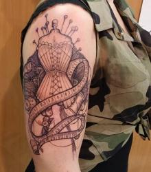 arabelle_peau_encre_meilleure_tatoueuse_meursault_convention_tatouage_cantal