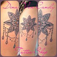 dina_von_candy_meilleure_tatoueuse_languedoc_roussillon_convention_tatouage_france_cantal_ink